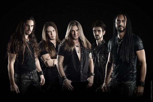 Almah band pic