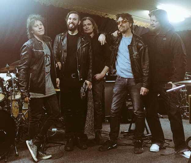 Jono band pic