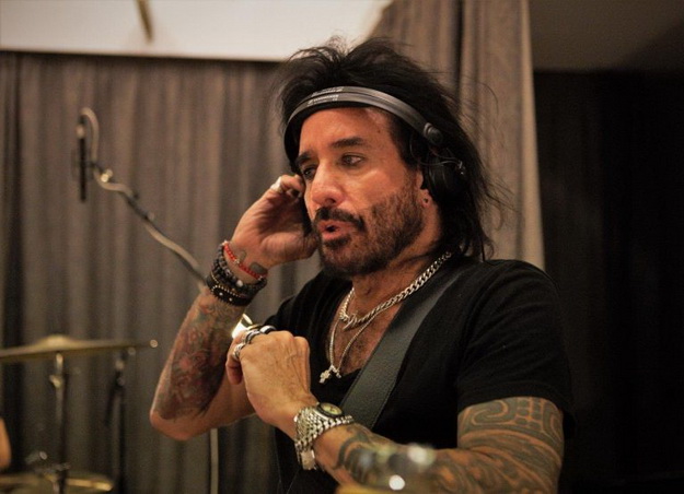 Marco Mendoza pic