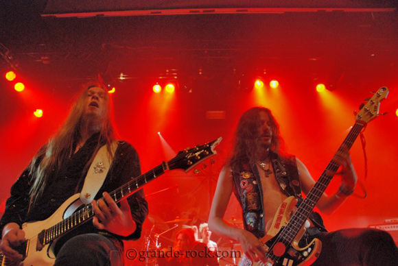 Stratovarius live pic - 2 guitarists