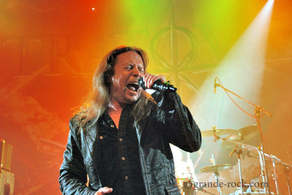 Stratovarius live pic - Timo Kotipelto