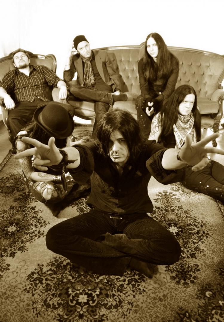 To/Die/For band