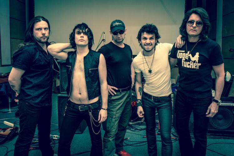 Reds’Cool band pic