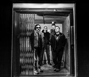 Cracked Machine band pic
