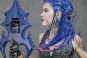 Alissa White-Gluz pic