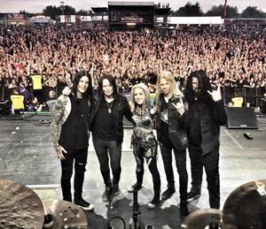 Arch Enemy band pic