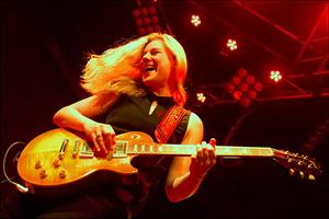 Joanne Shaw Taylor photo
