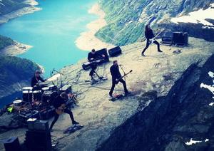 Shining band pic