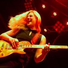 Joanne Shaw Taylor photo