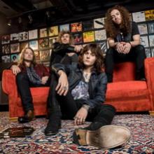 Tyler Bryant & The Shakedown band pic