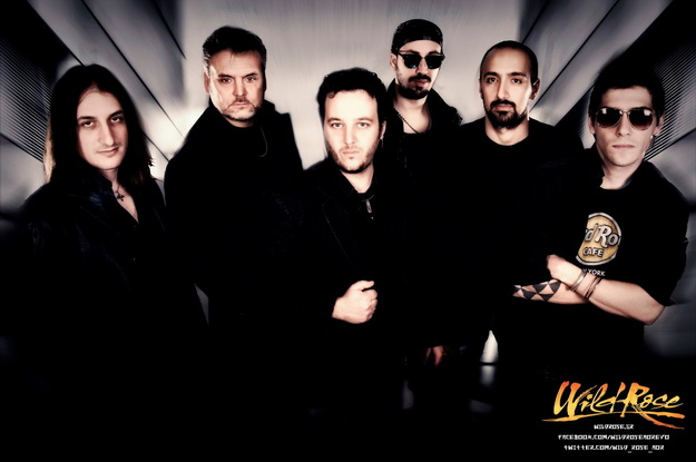 Wild Rose band pic